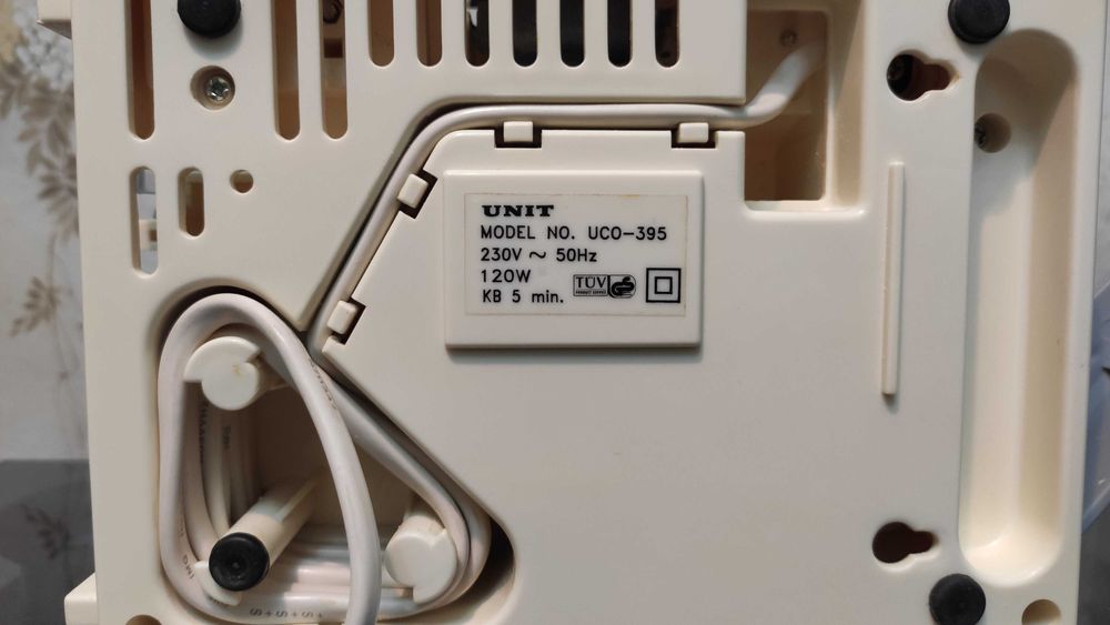 Unit UCO-395 (Австрия) - консервный нож  открывалка и ножеточка.