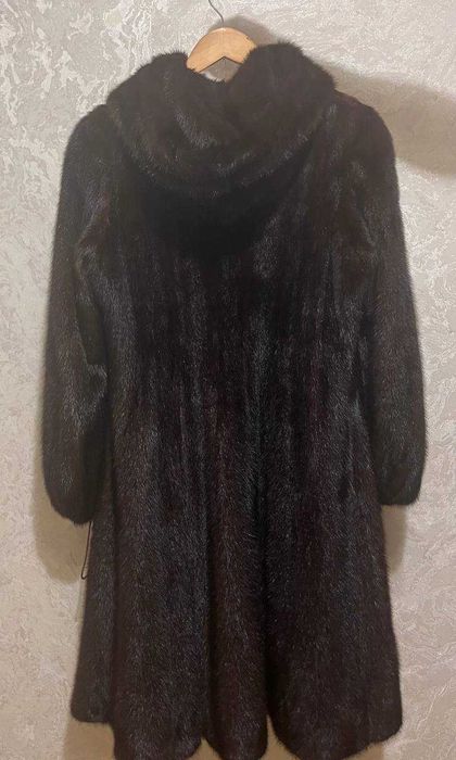 Продам норковую шубу