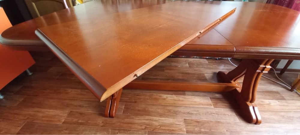 Продам раздвижной стол