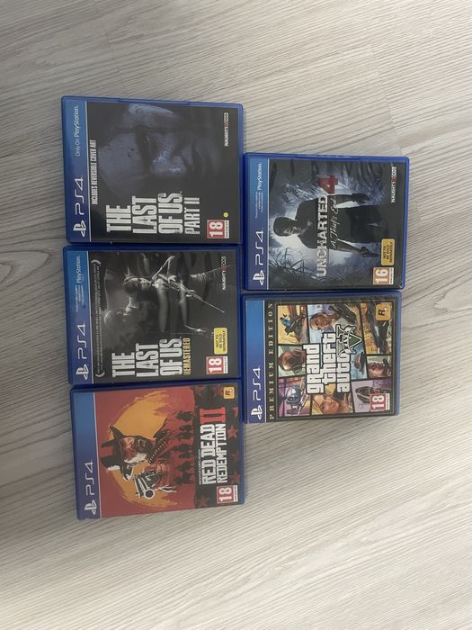 Vand 5 jocuri ps4