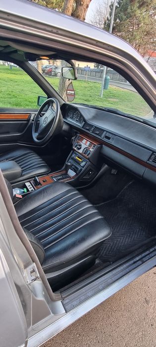 MERCEDES-BENZ E-Class 1993 — imagine 4