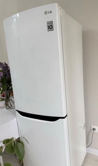 Продам холодилник и стиралка LG