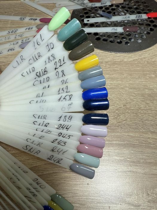 Продавам гел лакове на SNB и Alexandra’s с ТРО- 10 лв бр.