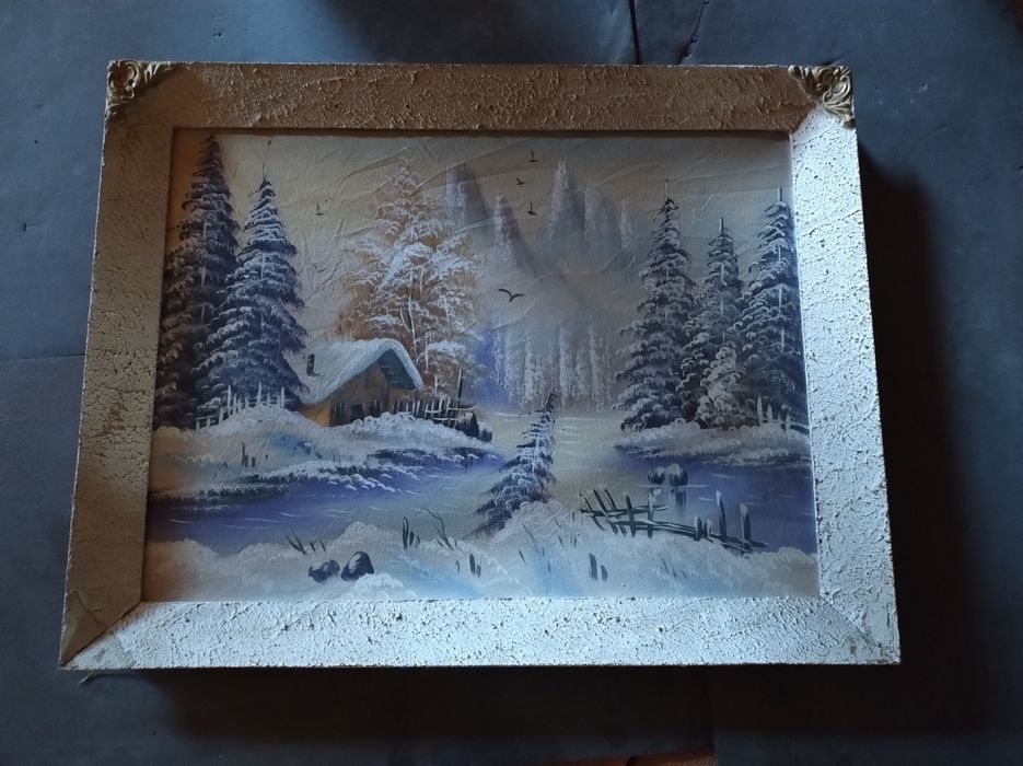 Tablouri unul este pictat pe pânza..