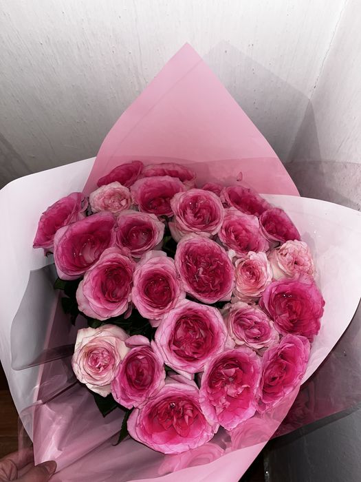 букет розовых пионовидных роз