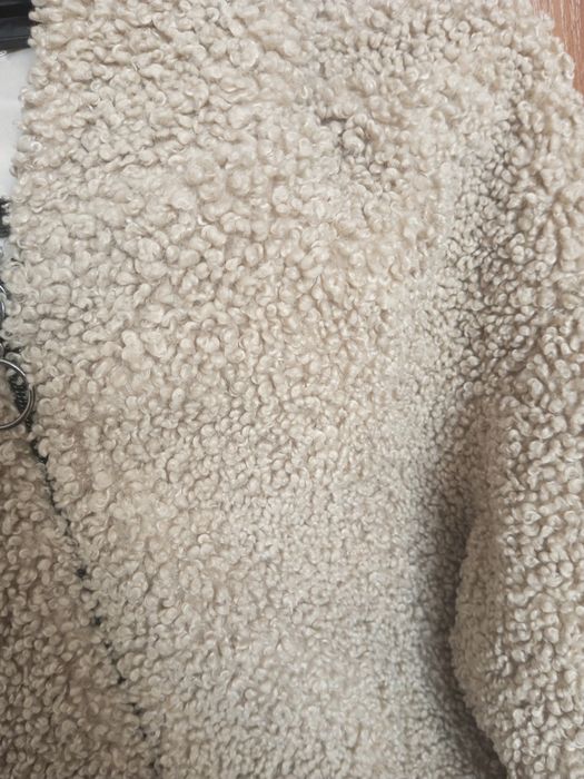 Продам тедди и ветровку на девочку