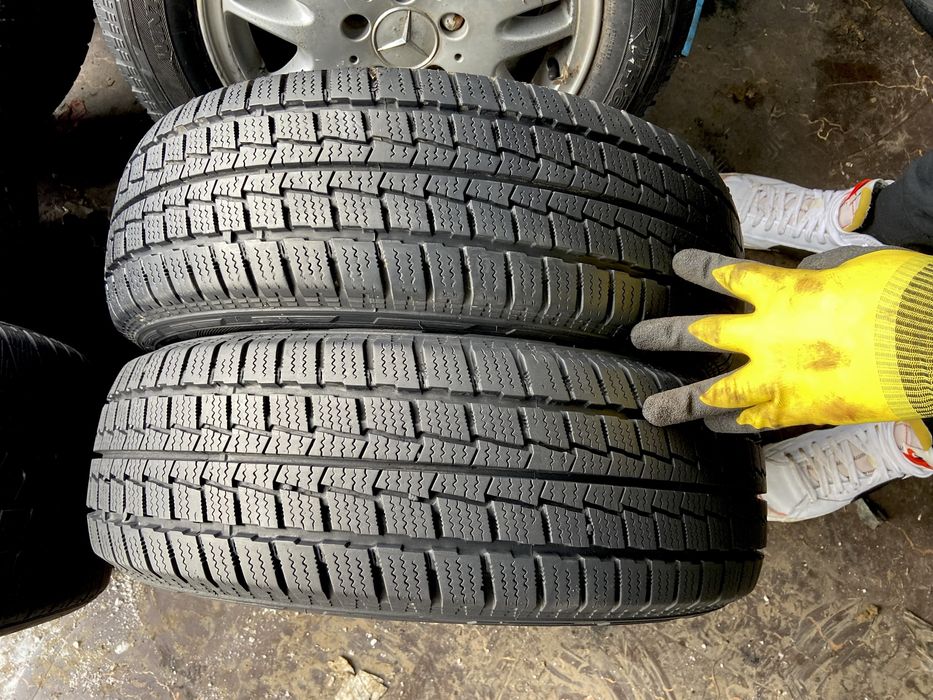 Doua anvelope ( M+S ) : 195 65 16 C . - Hankook -