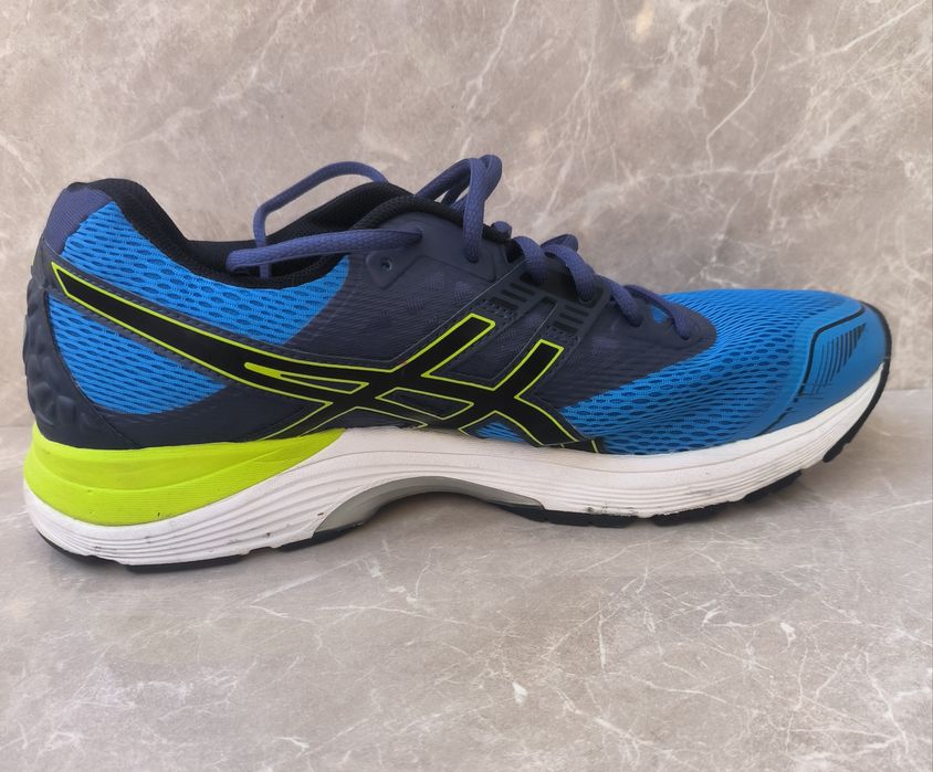 Маратонки Asics номер 44
