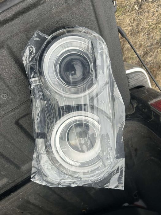 Dodge challenger ляв фар /чисто нов от 2015г.нагоре