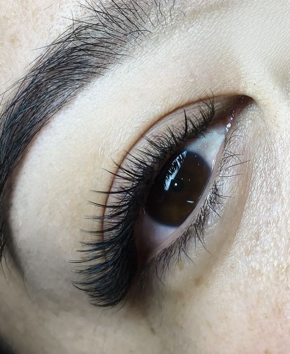 Делаю наращивания ресниц