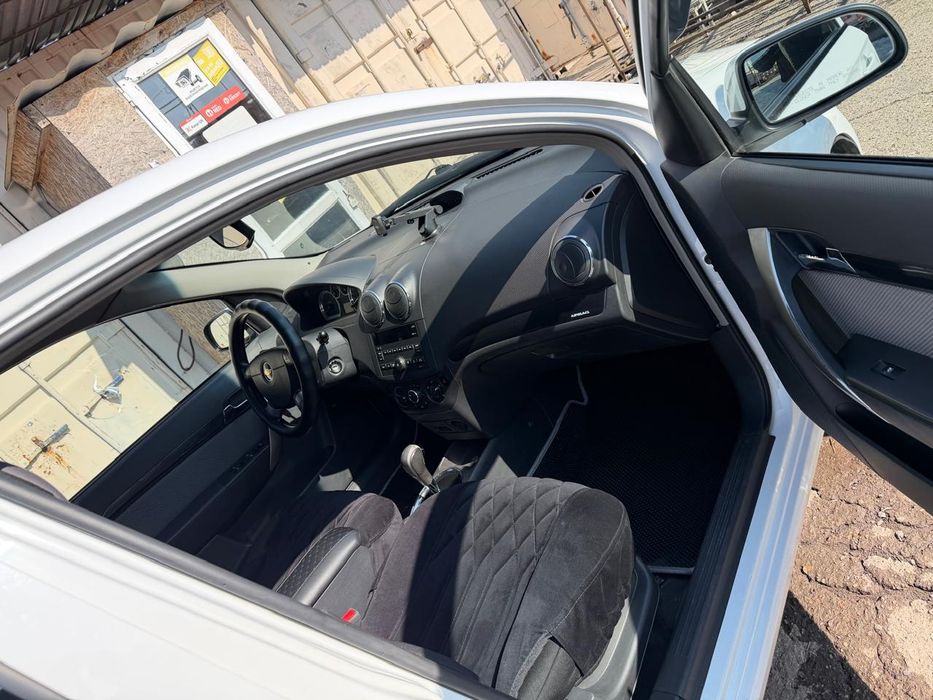 Продам Шевроле Нексию.