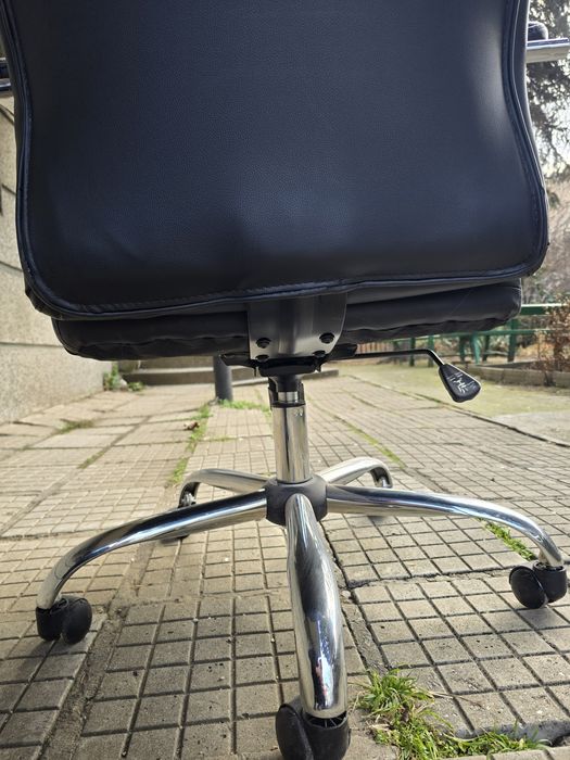 Офис стол с механизъм за височина