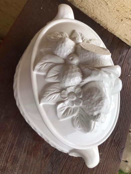 Красив терин в бяло