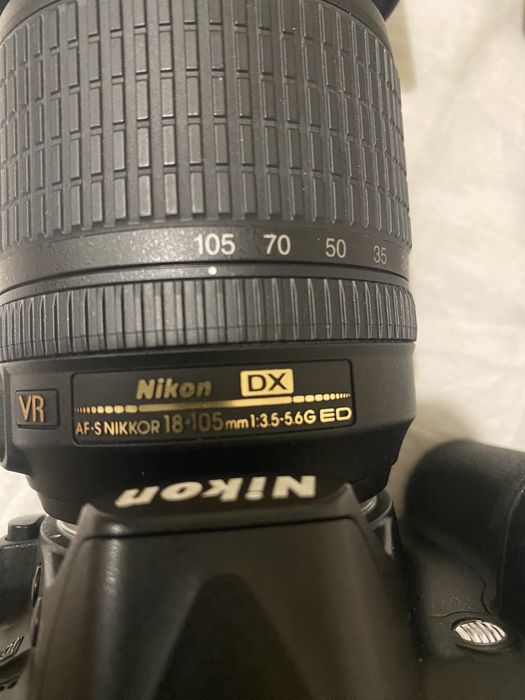 Nikon D3100 с обектив 18-105
