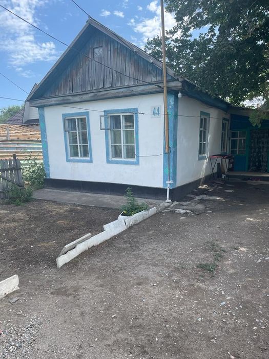 Продам дом.состояние среднее.есть дом.телефон