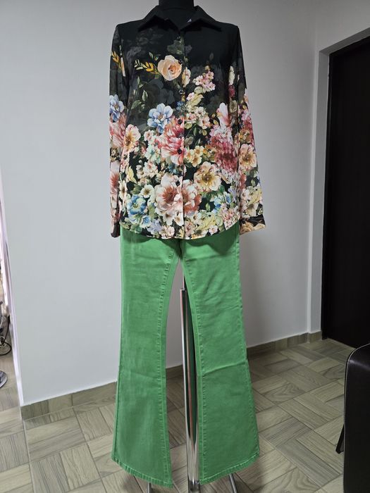 Bluza/Camasa cu imprimeu floral verde si rosu
