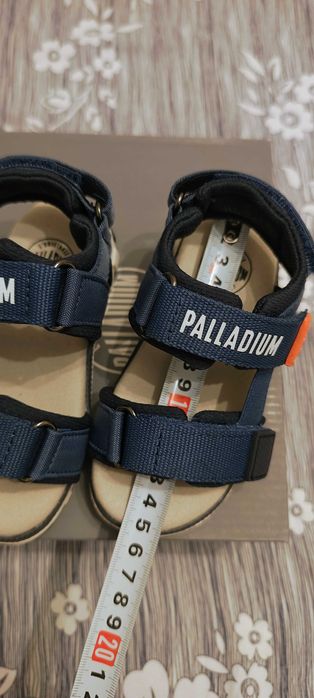 Sandale noi Palladium