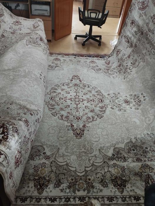 ковер  2.5 м Х 4 м