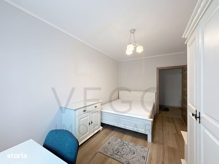 2 separate bedrooms + living room close to Platinia Shopping Center