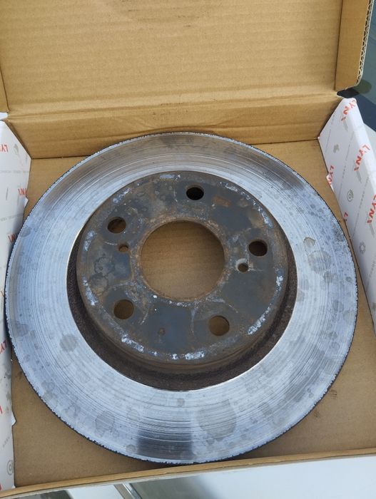 Передний тормозной диски