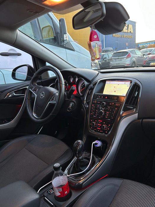 Vând/schimb cu diferență  Opel Astra J 2012