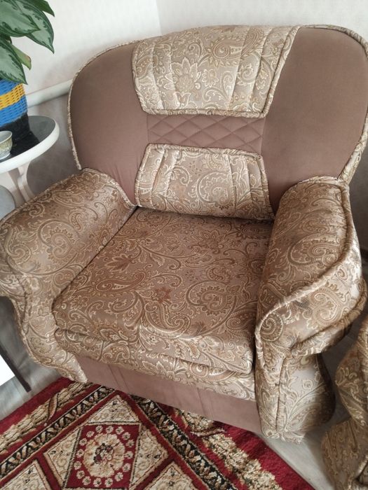 Продам диван и кресло