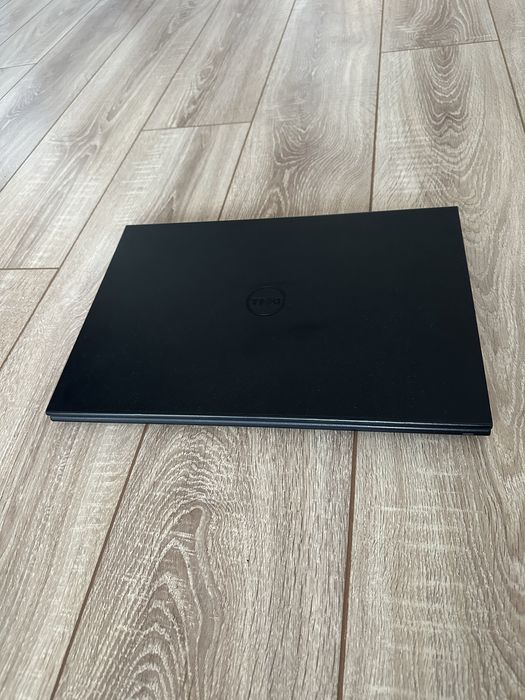 Лаптоп Дел Dell laptop