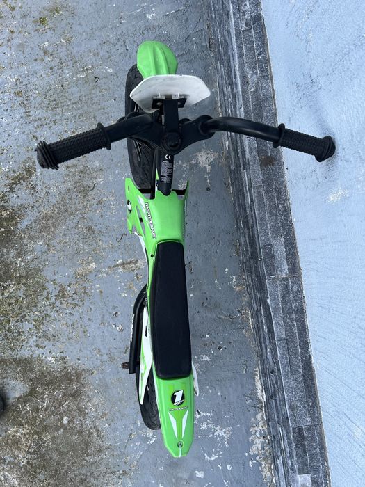 Bicicleta echilibru tip moto