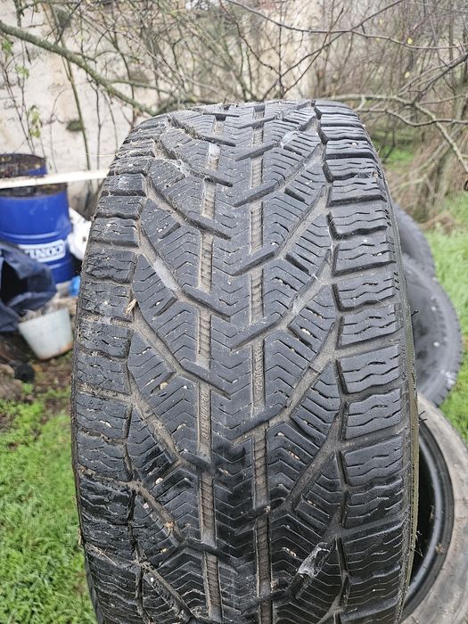 Зимни Kormoran 225 40 18 dot3919