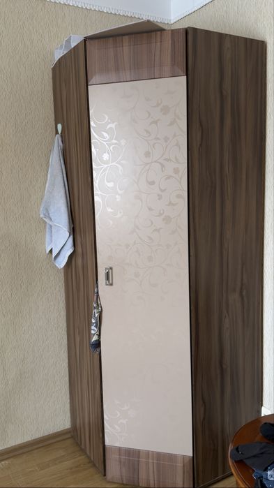 Шкаф в спальню угловой
