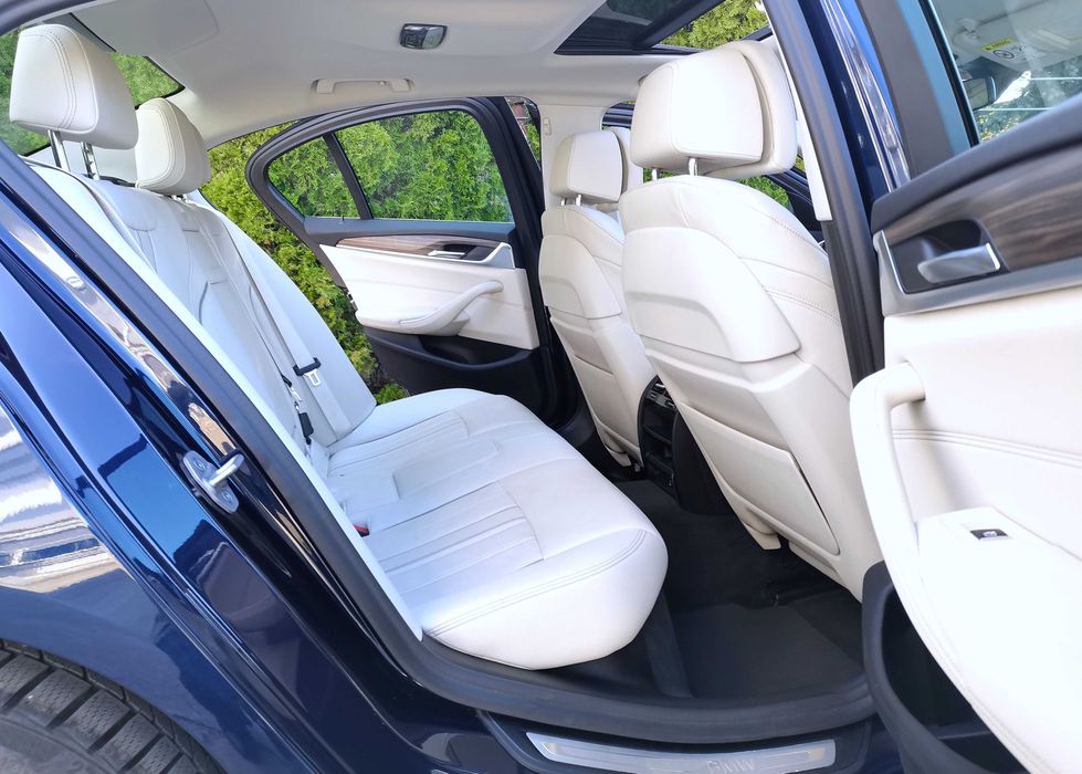 BMW Seria 5 G30 530e FACELIFT 2023 - Faruri Laser / Interior ALB Confort / Trapa