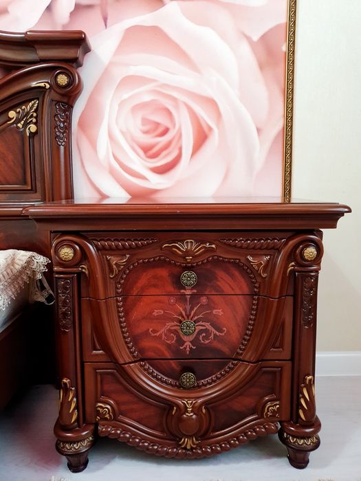 Продам спальный гарнитур