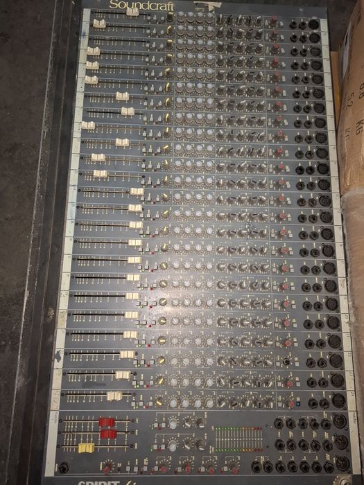 Професионален пулт Soundcraft Spirit Live
Продавам аналогов миксер Sou