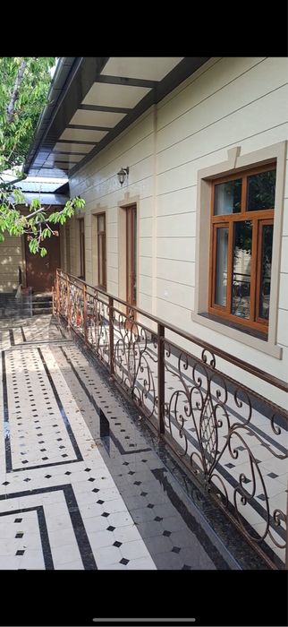 uchastka 4 sotix. shaxar markazida.