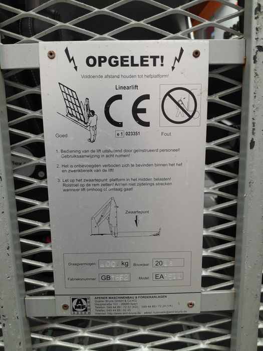 VAND  lift  auto  pt persoane cu handicap