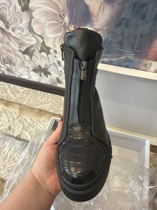 Зимняя обувь в размере 37 для худых ног