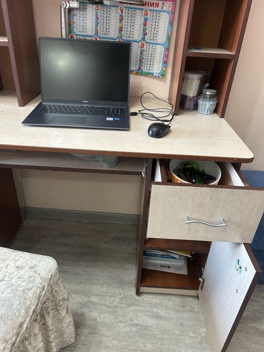 Стол для школьника или компьютерный