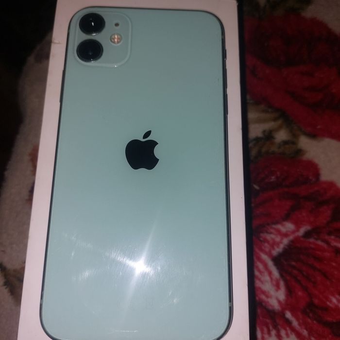 Vând iPhone 11 64gb