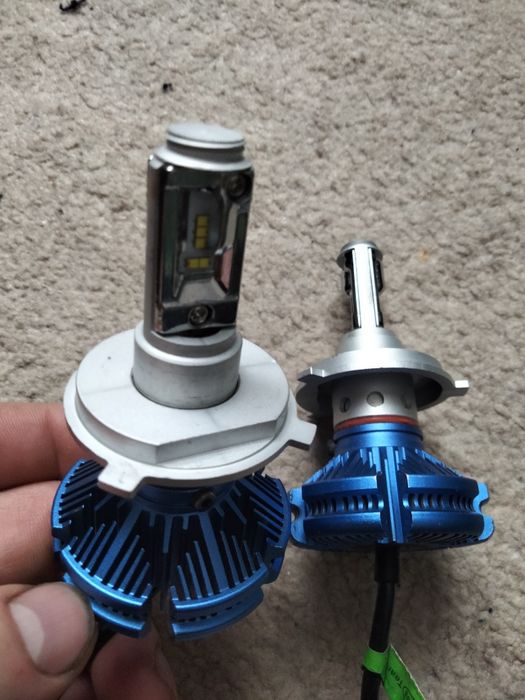 Лампочки H4 автомобильные