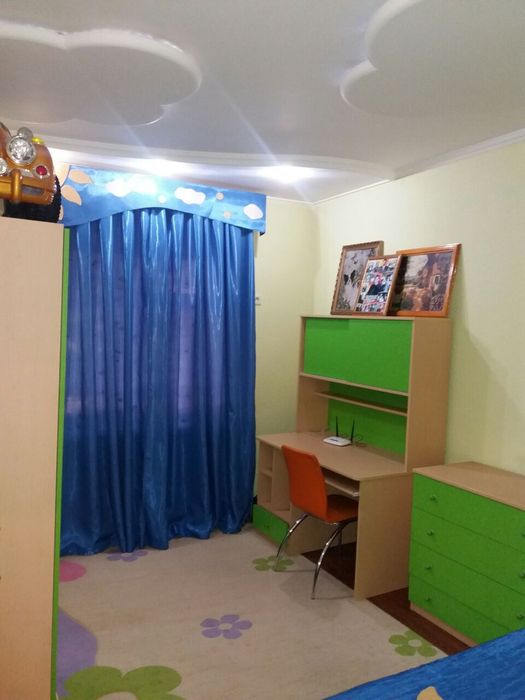 Срочно! Квартир на Юнусабад 17 квартал 3/1/5 общ пл 100м под офи!