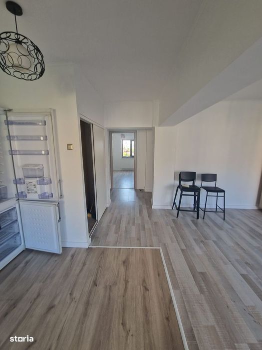 De vanzare - Apartament 3 camere - Tineretului