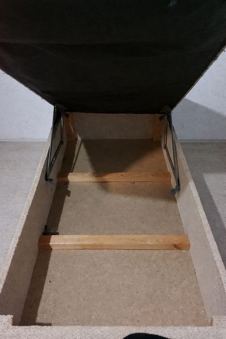 Отдам угловой диван даром