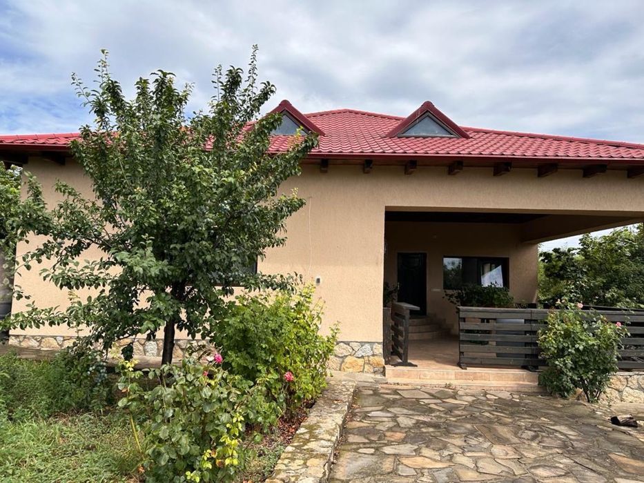 Vand casa si teren  situate in sat Clondiru de Sus, com Pietroasele, jud Buzau