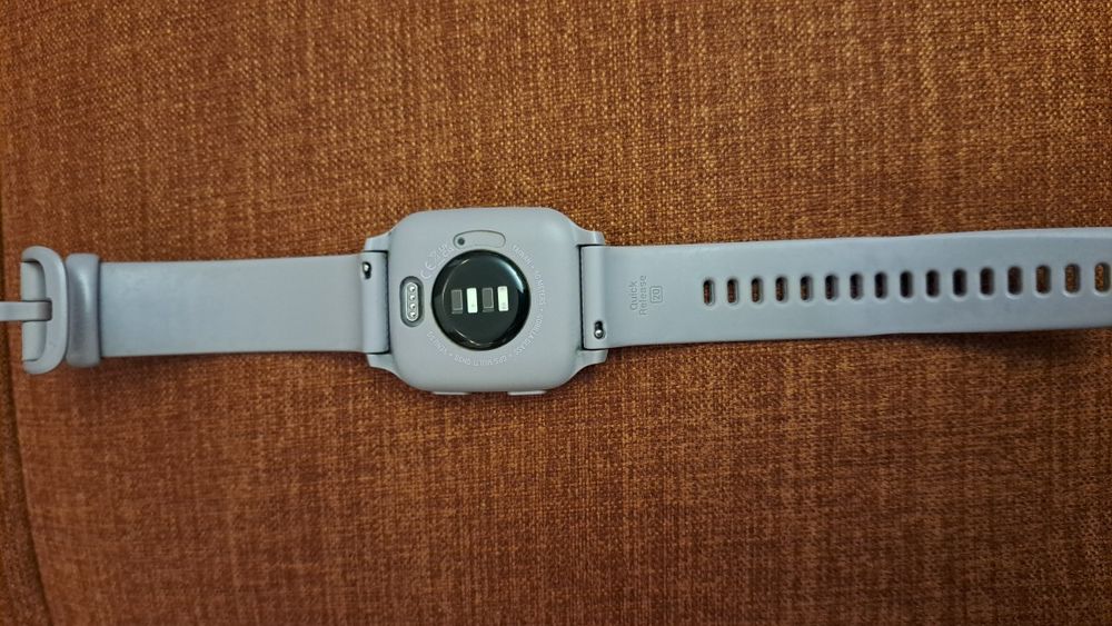 Garmin Venu SQ, лилав