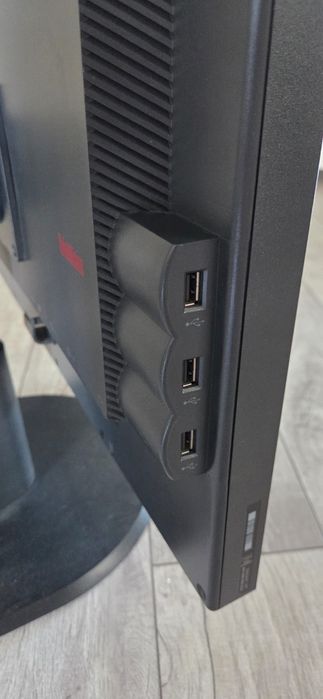 Продам Монитор LENOVO