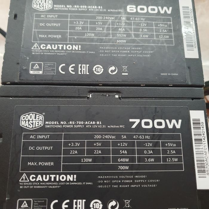 Vand surse Cooler Master 700W și 600w