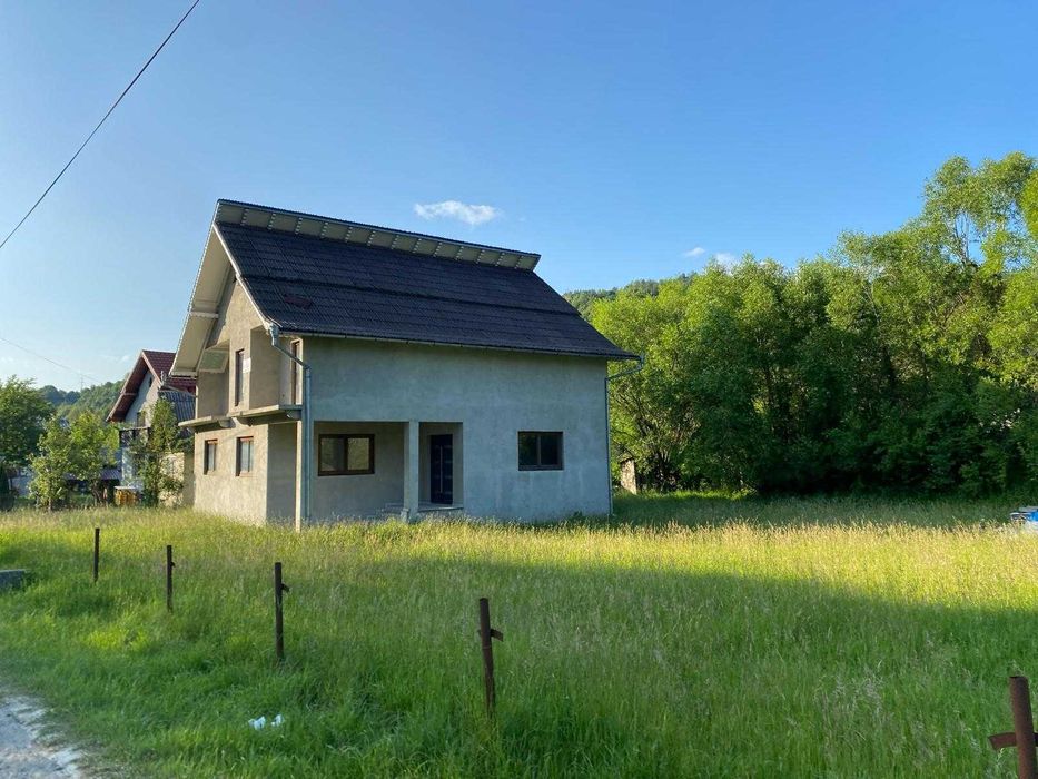 Casă spațioasă cu o curte generoasa – Gata să o amenajezi cum vrei!