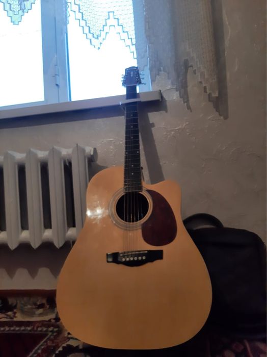 Гитара срочна продаётся
