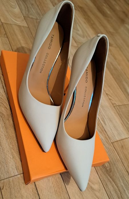 Туфли на продаж в хорошем качестве