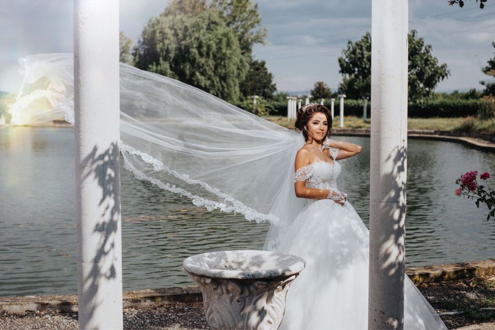 Булчинска рокля с воал